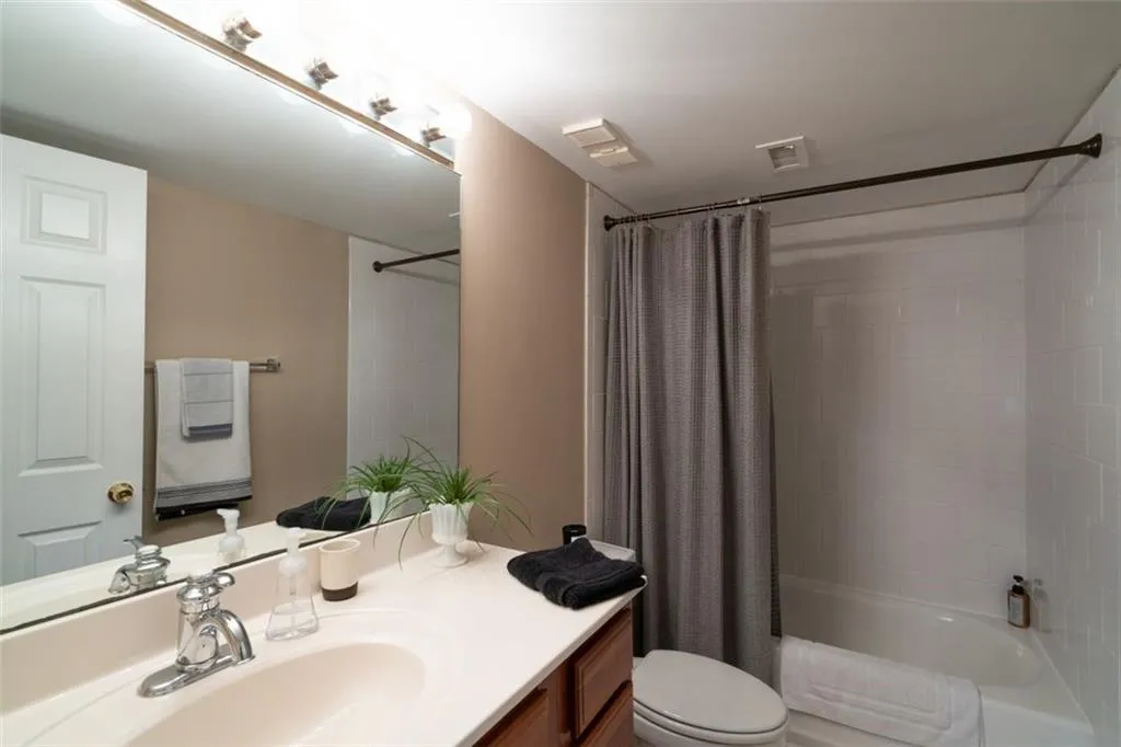 795 Hammond Drive Unit 1613, Atlanta, Georgia 30328, 2 Bedrooms Bedrooms, ,2 BathroomsBathrooms,Residential,Sold,795 Hammond Drive Unit 1613,6955769
