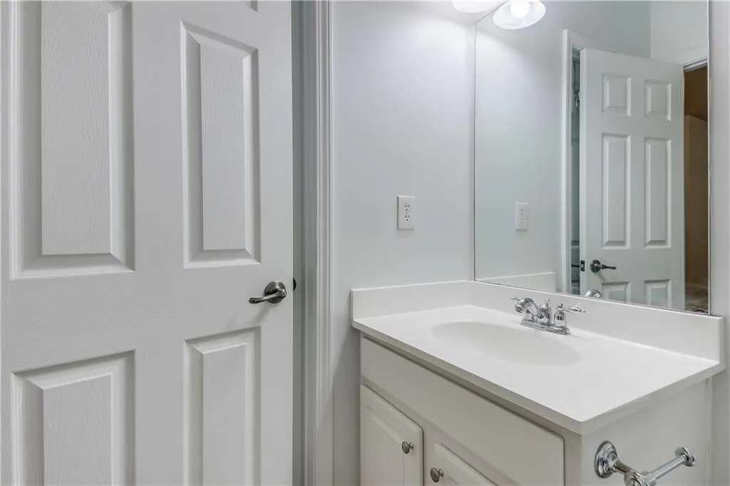 638 Pember Point Unit 638, Sandy Springs, Georgia 30350, 3 Bedrooms Bedrooms, ,3 BathroomsBathrooms,Residential,Sold,638 Pember Point Unit 638,6894543