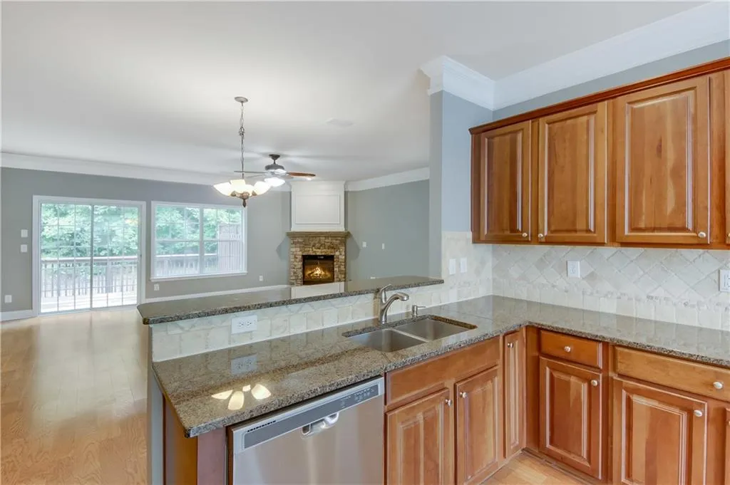 638 Pember Point Unit 638, Sandy Springs, Georgia 30350, 3 Bedrooms Bedrooms, ,3 BathroomsBathrooms,Residential,Sold,638 Pember Point Unit 638,6894543