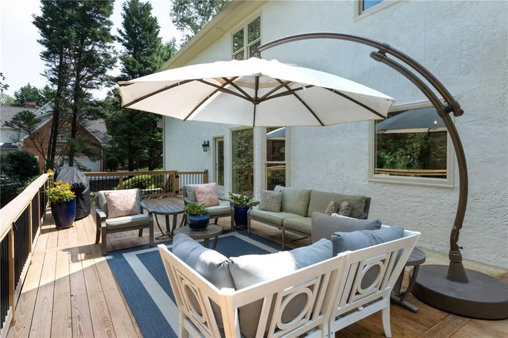 Bring your own decorating ideas to create your perfect outdoor environment.