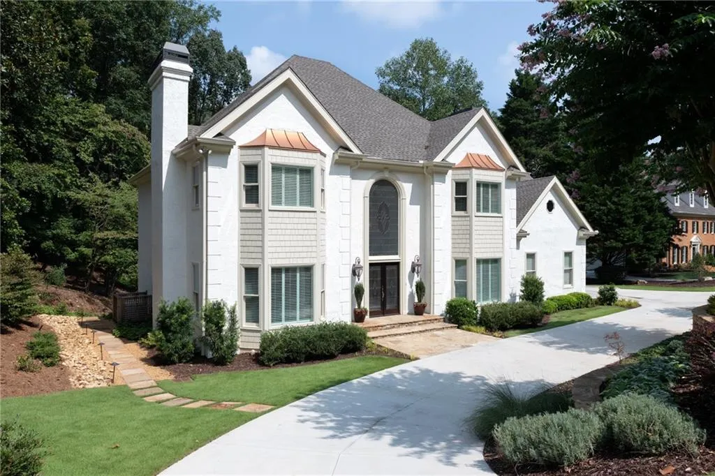 7770 N Spalding Lake Drive, Atlanta, Georgia 30350, 6 Bedrooms Bedrooms, ,4 BathroomsBathrooms,Residential,Sold,7770 N Spalding Lake Drive,7638147