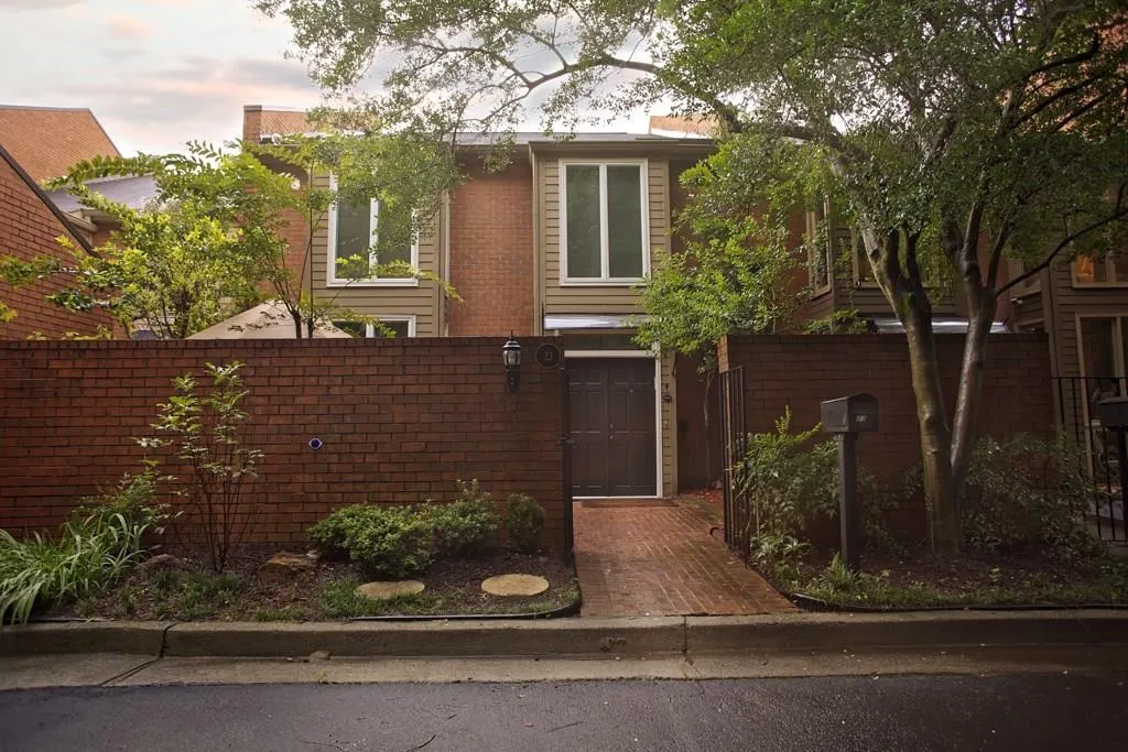 23 Willow Glen Ne, Atlanta, Georgia 30342, 3 Bedrooms Bedrooms, ,3 BathroomsBathrooms,Residential,Sold,23 Willow Glen Ne,6126320