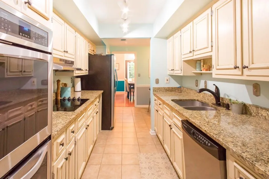 23 Willow Glen Ne, Atlanta, Georgia 30342, 3 Bedrooms Bedrooms, ,3 BathroomsBathrooms,Residential,Sold,23 Willow Glen Ne,6126320