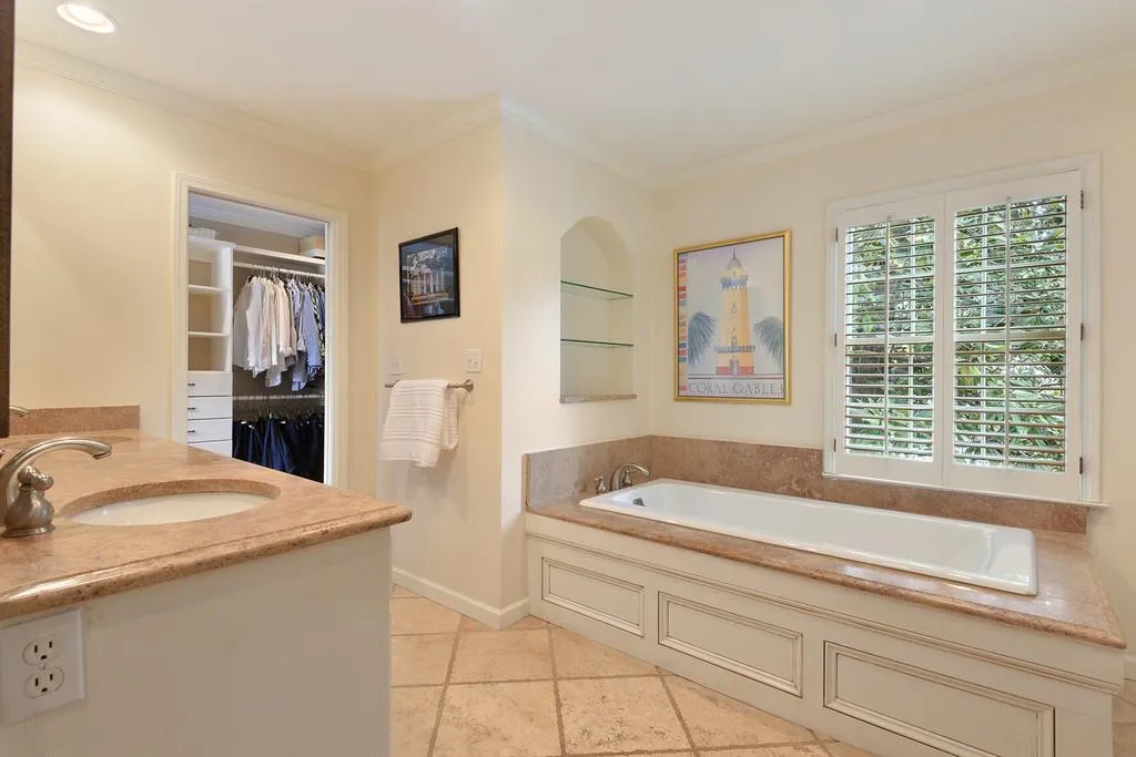 875 Old Creek Trail, Sandy Springs, Georgia 30328, 5 Bedrooms Bedrooms, ,3 BathroomsBathrooms,Residential,Sold,875 Old Creek Trail,6534798