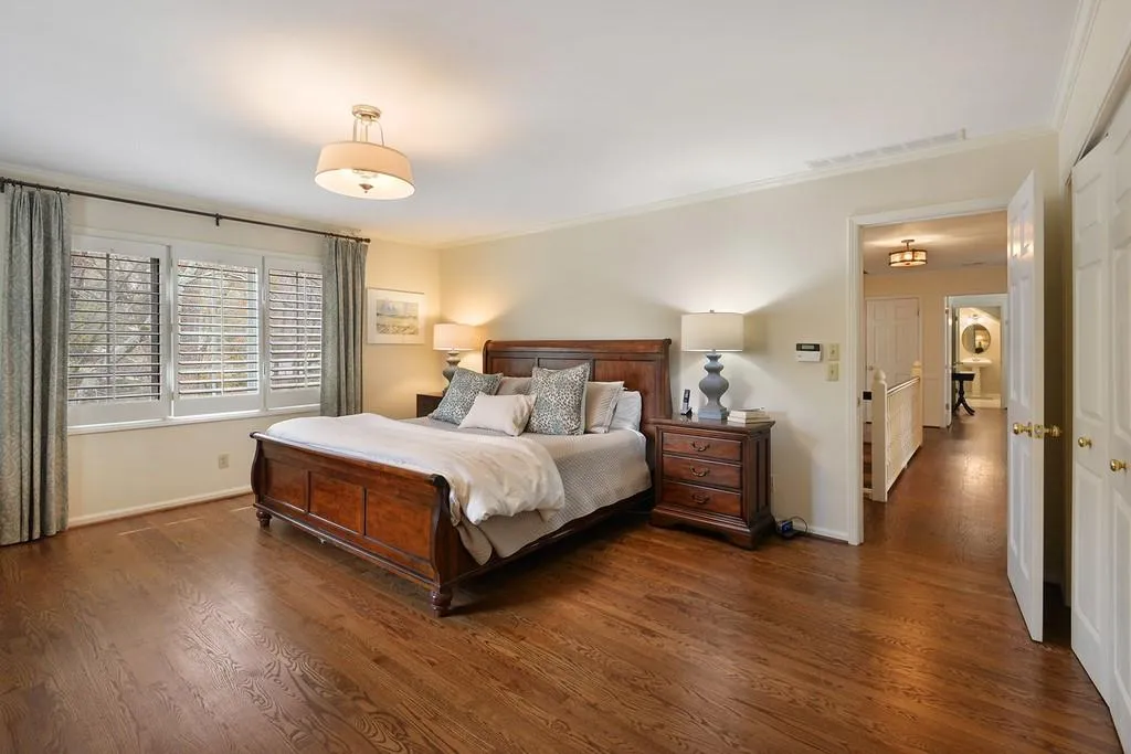 875 Old Creek Trail, Sandy Springs, Georgia 30328, 5 Bedrooms Bedrooms, ,3 BathroomsBathrooms,Residential,Sold,875 Old Creek Trail,6534798