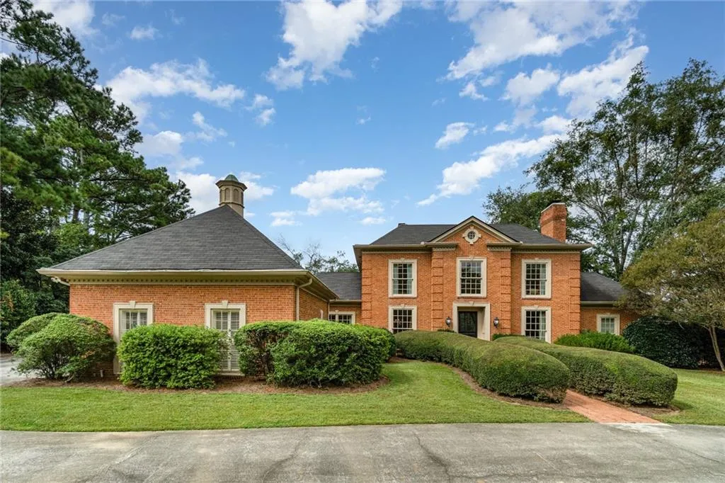2916 Rivermeade Drive Nw, Atlanta, Georgia 30327, 5 Bedrooms Bedrooms, ,5 BathroomsBathrooms,Residential,For Sale,2916 Rivermeade Drive Nw,7658060
