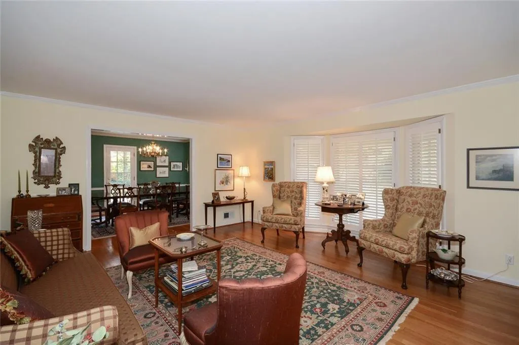 6245 River Shore Parkway, Sandy Springs, Georgia 30328, 4 Bedrooms Bedrooms, ,3 BathroomsBathrooms,Residential,Sold,6245 River Shore Parkway,5826604