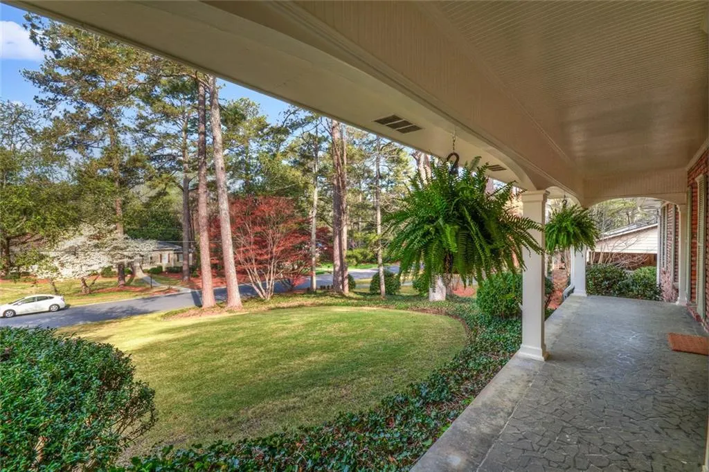 6245 River Shore Parkway, Sandy Springs, Georgia 30328, 4 Bedrooms Bedrooms, ,3 BathroomsBathrooms,Residential,Sold,6245 River Shore Parkway,5826604