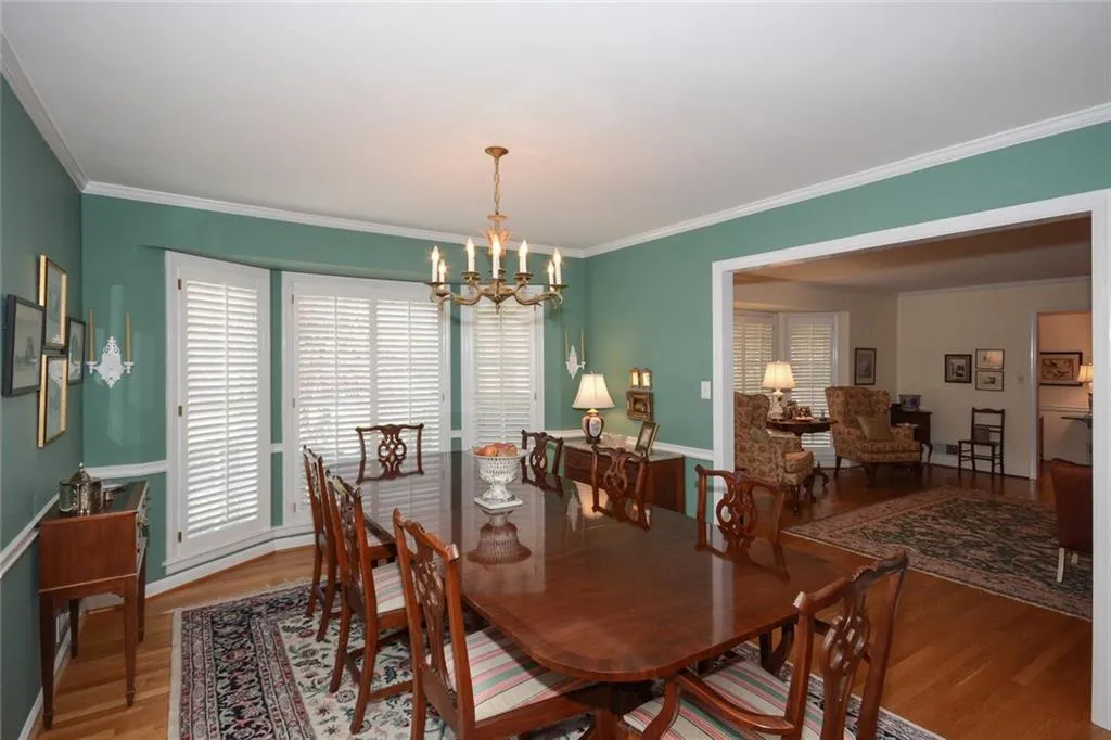 6245 River Shore Parkway, Sandy Springs, Georgia 30328, 4 Bedrooms Bedrooms, ,3 BathroomsBathrooms,Residential,Sold,6245 River Shore Parkway,5826604