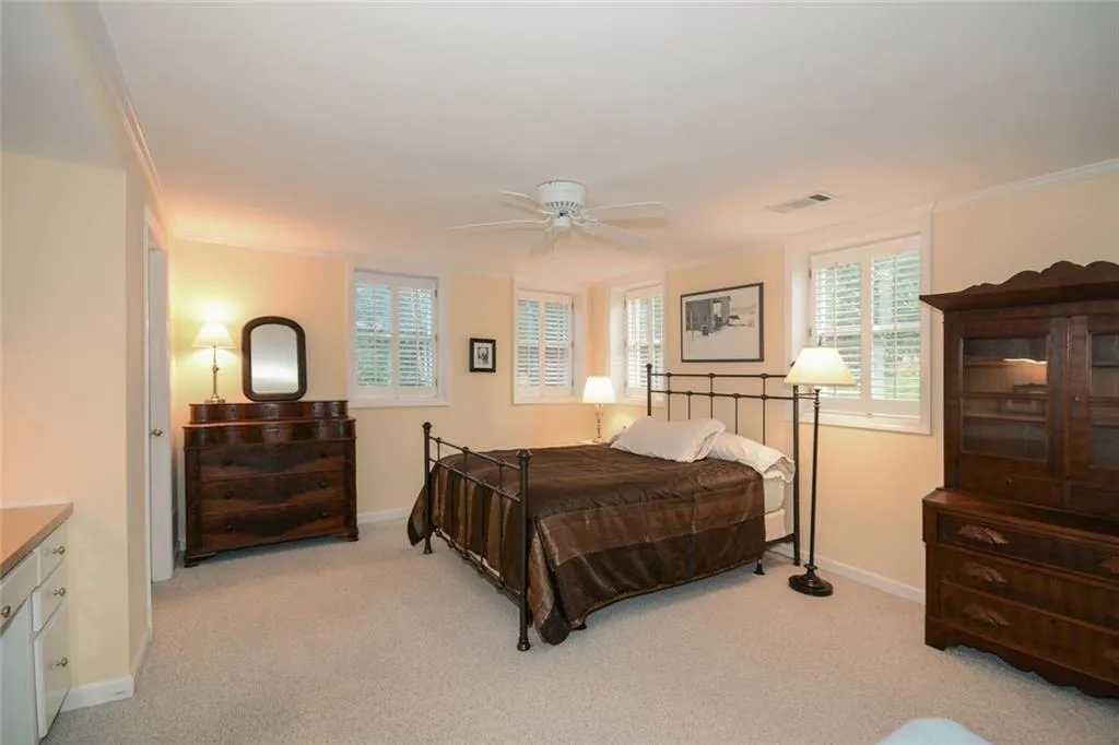 6245 River Shore Parkway, Sandy Springs, Georgia 30328, 4 Bedrooms Bedrooms, ,3 BathroomsBathrooms,Residential,Sold,6245 River Shore Parkway,5826604