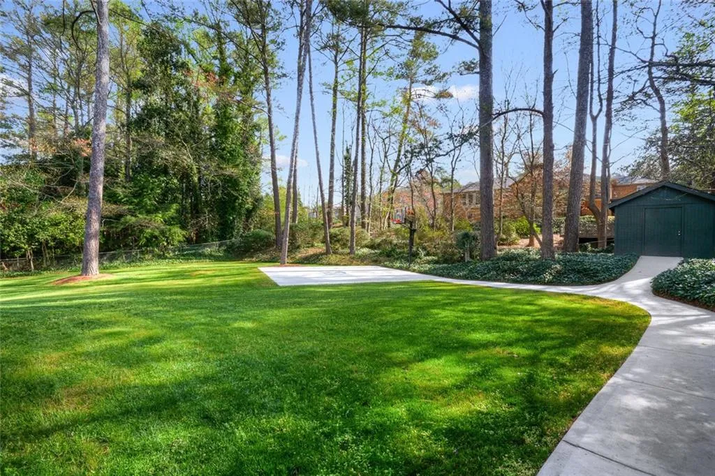 6245 River Shore Parkway, Sandy Springs, Georgia 30328, 4 Bedrooms Bedrooms, ,3 BathroomsBathrooms,Residential,Sold,6245 River Shore Parkway,5826604