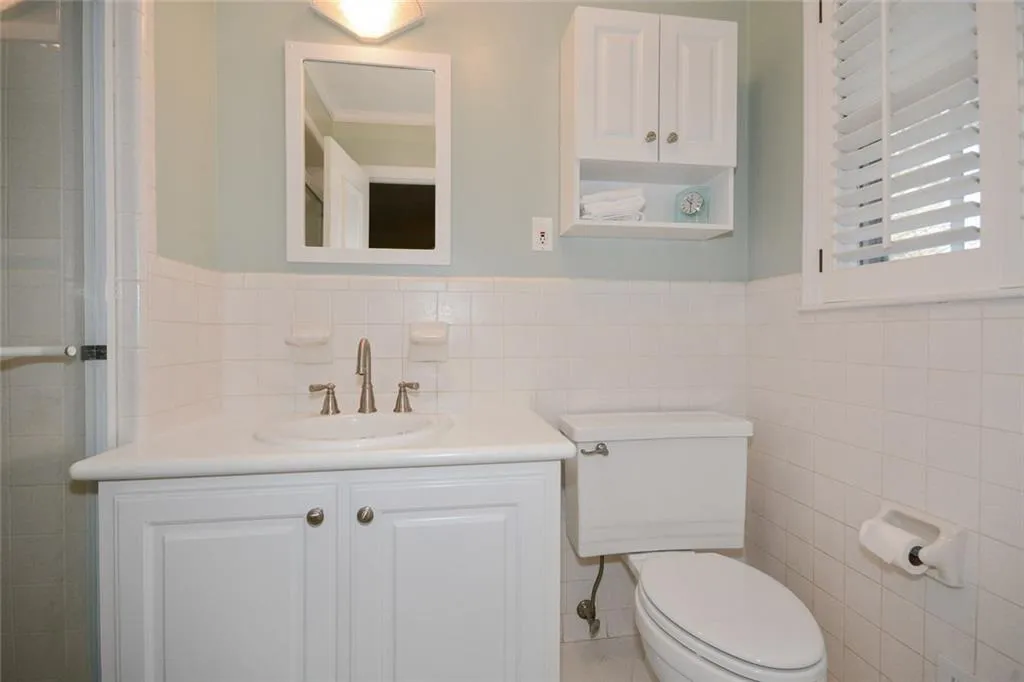 6245 River Shore Parkway, Sandy Springs, Georgia 30328, 4 Bedrooms Bedrooms, ,3 BathroomsBathrooms,Residential,Sold,6245 River Shore Parkway,5826604