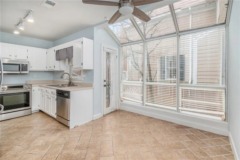 7500 Roswell Road Unit 21, Atlanta, Georgia 30350, 2 Bedrooms Bedrooms, ,2 BathroomsBathrooms,Residential,Sold,7500 Roswell Road Unit 21,7019385