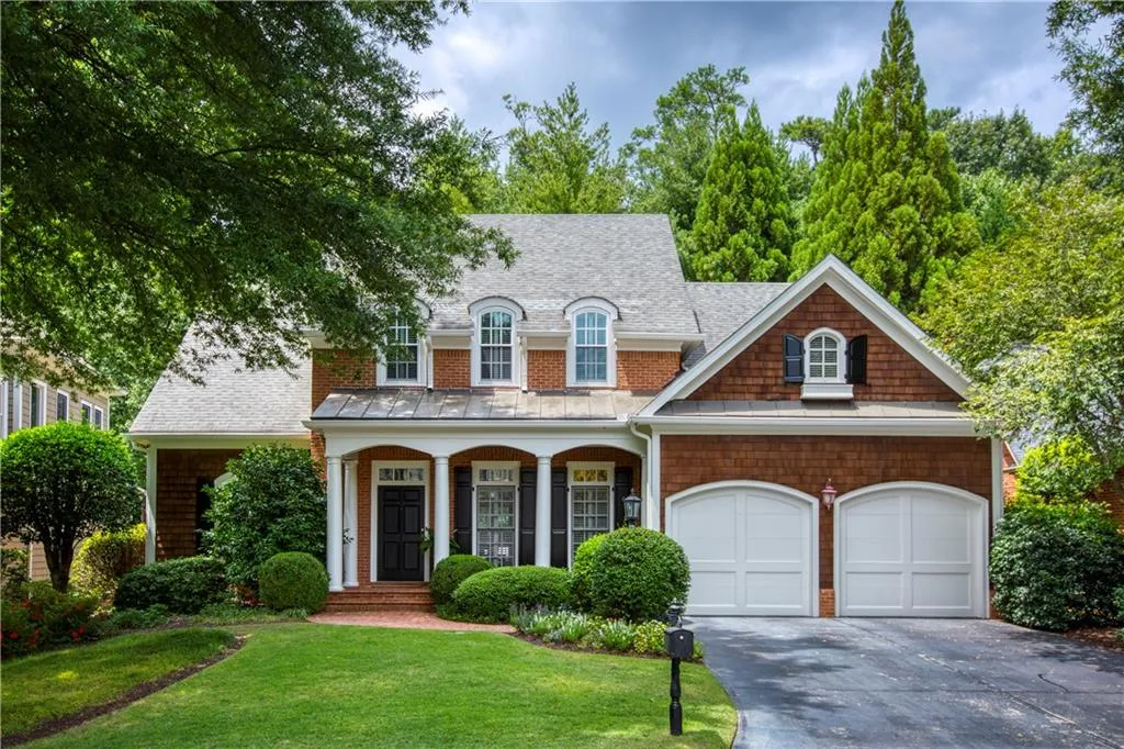 425 Winfield Glen Court, Sandy Springs, Georgia 30342, 4 Bedrooms Bedrooms, ,3 BathroomsBathrooms,Residential,Sold,425 Winfield Glen Court,6743054