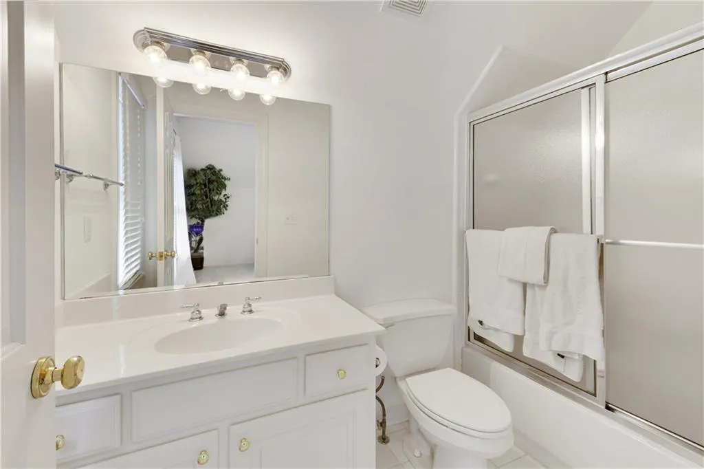 425 Winfield Glen Court, Sandy Springs, Georgia 30342, 4 Bedrooms Bedrooms, ,3 BathroomsBathrooms,Residential,Sold,425 Winfield Glen Court,6743054