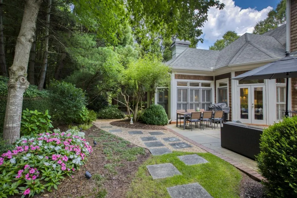 425 Winfield Glen Court, Sandy Springs, Georgia 30342, 4 Bedrooms Bedrooms, ,3 BathroomsBathrooms,Residential,Sold,425 Winfield Glen Court,6743054