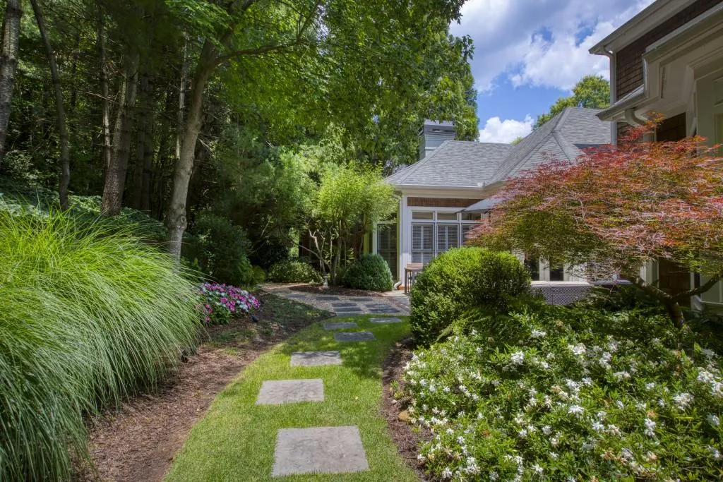 425 Winfield Glen Court, Sandy Springs, Georgia 30342, 4 Bedrooms Bedrooms, ,3 BathroomsBathrooms,Residential,Sold,425 Winfield Glen Court,6743054