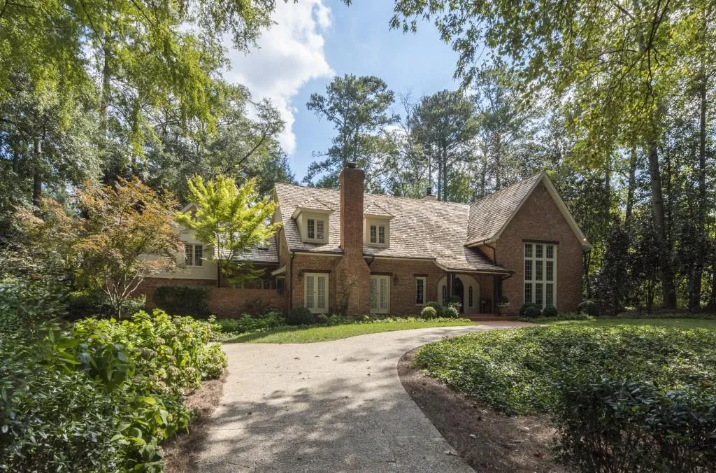 4035 Tuxedo Road, Atlanta, Georgia 30342, 4 Bedrooms Bedrooms, ,3 BathroomsBathrooms,Residential,Sold,4035 Tuxedo Road,5759869