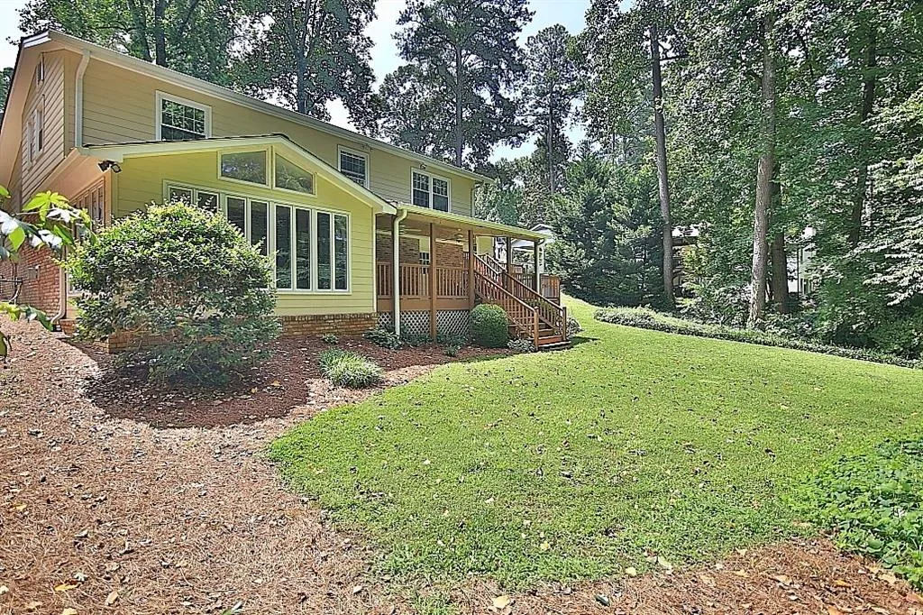 6690 Castleton Drive, Sandy Springs, Georgia 30328, 4 Bedrooms Bedrooms, ,3 BathroomsBathrooms,Residential,Sold,6690 Castleton Drive,6033820