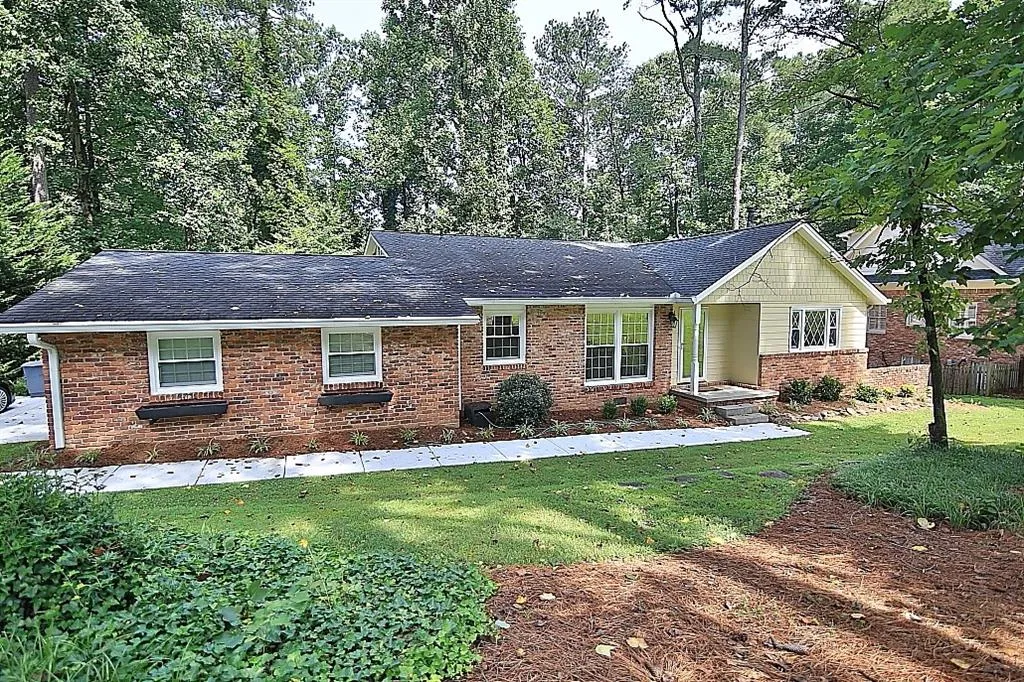 6690 Castleton Drive, Sandy Springs, Georgia 30328, 4 Bedrooms Bedrooms, ,3 BathroomsBathrooms,Residential,Sold,6690 Castleton Drive,6033820