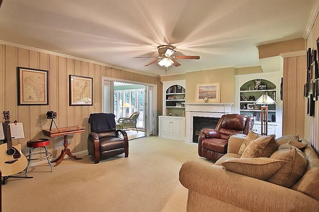 6690 Castleton Drive, Sandy Springs, Georgia 30328, 4 Bedrooms Bedrooms, ,3 BathroomsBathrooms,Residential,Sold,6690 Castleton Drive,6033820