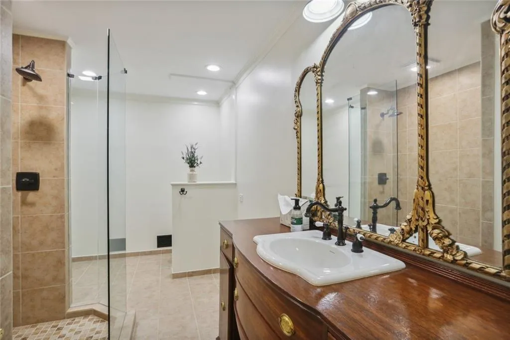 460 River Valley Road, Sandy Springs, Georgia 30328, 4 Bedrooms Bedrooms, ,3 BathroomsBathrooms,Residential,Sold,460 River Valley Road,7147596