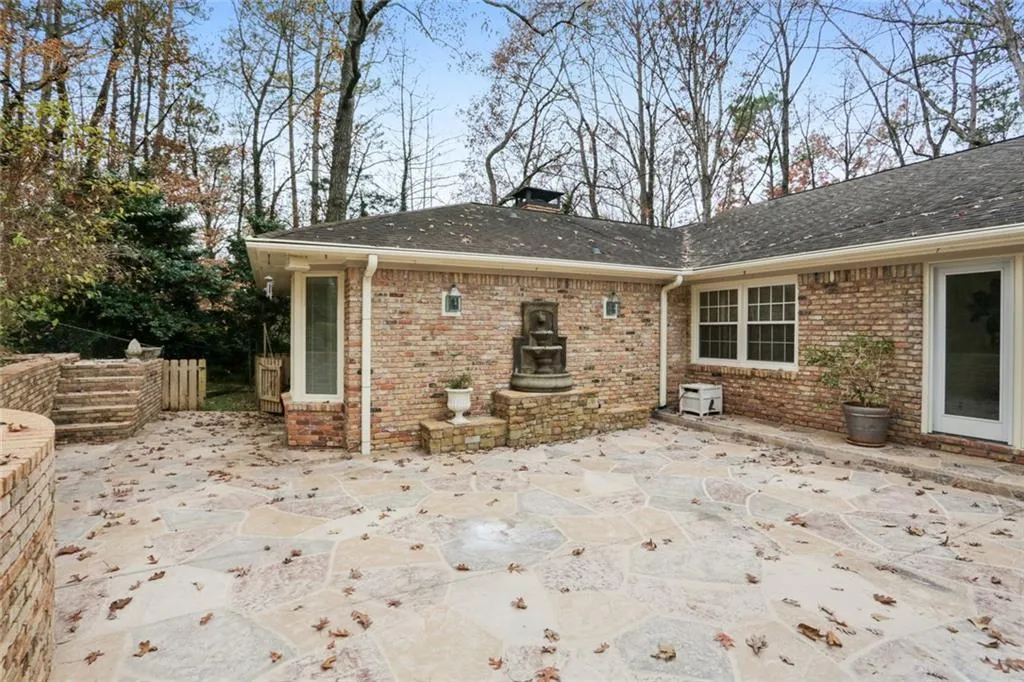 460 River Valley Road, Sandy Springs, Georgia 30328, 4 Bedrooms Bedrooms, ,3 BathroomsBathrooms,Residential,Sold,460 River Valley Road,7147596