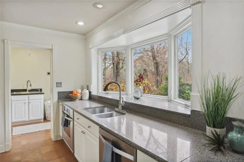 460 River Valley Road, Sandy Springs, Georgia 30328, 4 Bedrooms Bedrooms, ,3 BathroomsBathrooms,Residential,Sold,460 River Valley Road,7147596