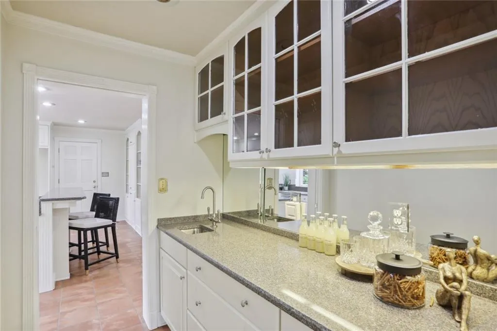460 River Valley Road, Sandy Springs, Georgia 30328, 4 Bedrooms Bedrooms, ,3 BathroomsBathrooms,Residential,Sold,460 River Valley Road,7147596