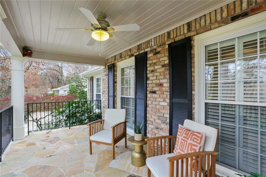 460 River Valley Road, Sandy Springs, Georgia 30328, 4 Bedrooms Bedrooms, ,3 BathroomsBathrooms,Residential,Sold,460 River Valley Road,7147596