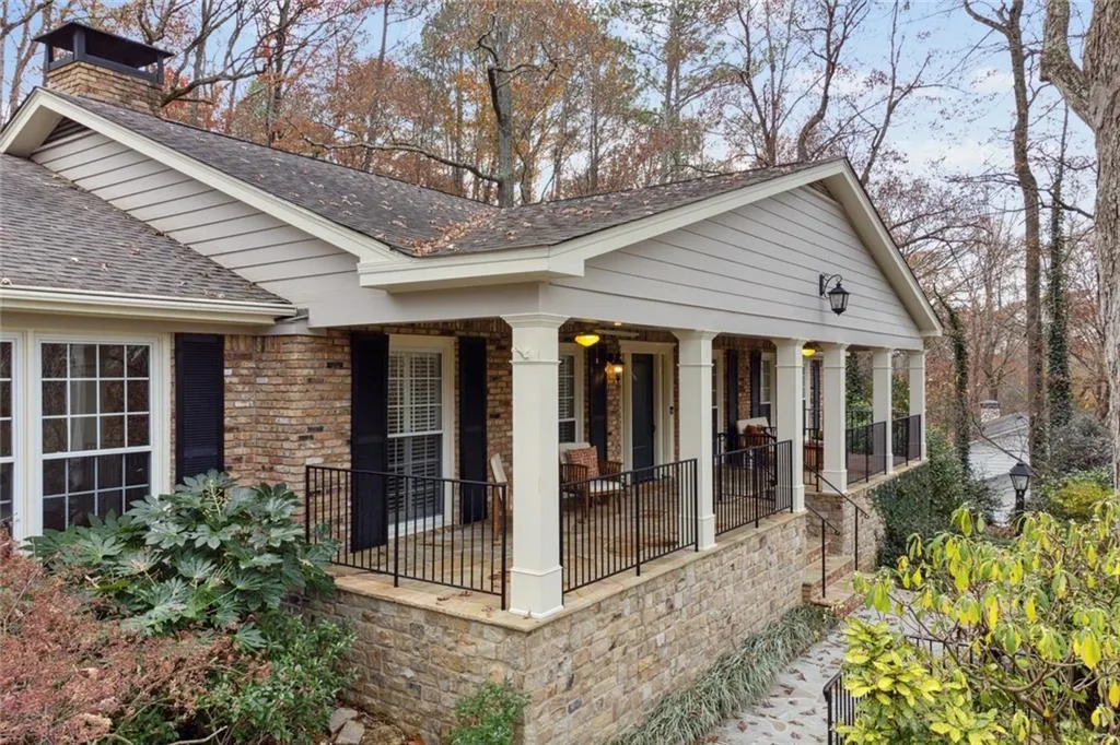 460 River Valley Road, Sandy Springs, Georgia 30328, 4 Bedrooms Bedrooms, ,3 BathroomsBathrooms,Residential,Sold,460 River Valley Road,7147596