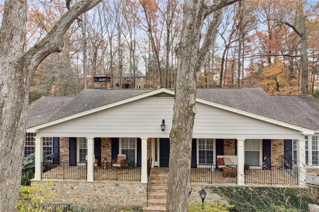 460 River Valley Road, Sandy Springs, Georgia 30328, 4 Bedrooms Bedrooms, ,3 BathroomsBathrooms,Residential,Sold,460 River Valley Road,7147596