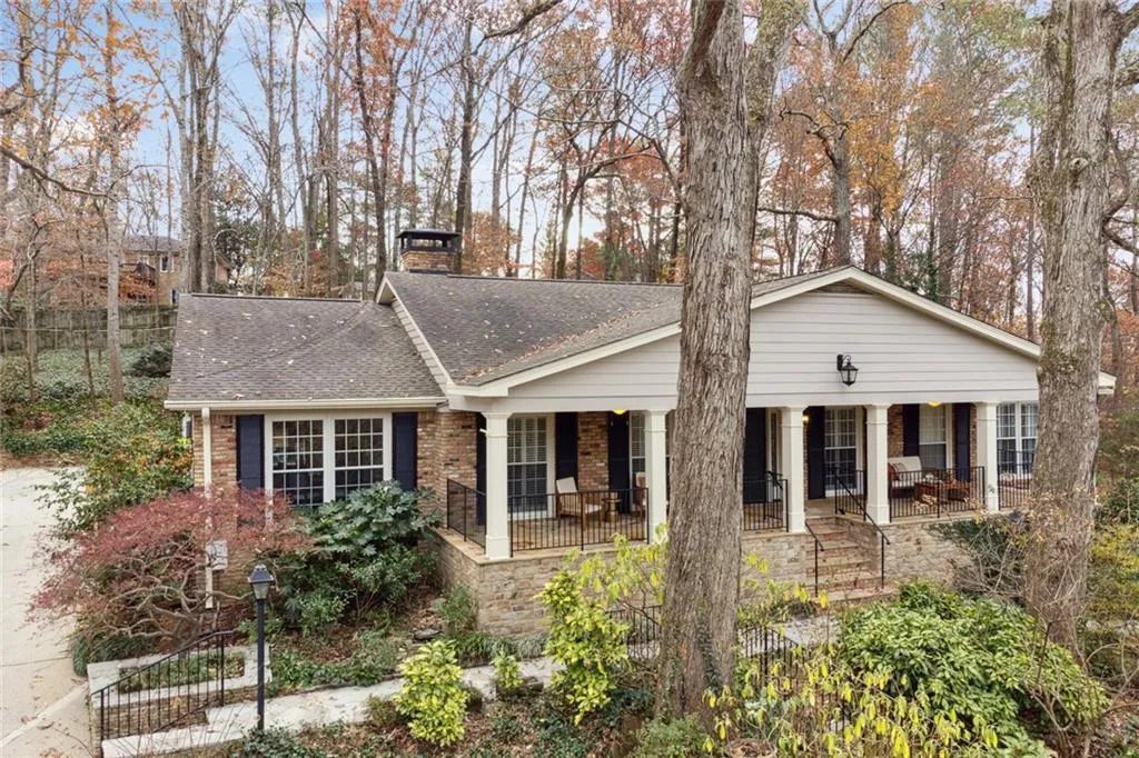 460 River Valley Road, Sandy Springs, Georgia 30328, 4 Bedrooms Bedrooms, ,3 BathroomsBathrooms,Residential,Sold,460 River Valley Road,7147596