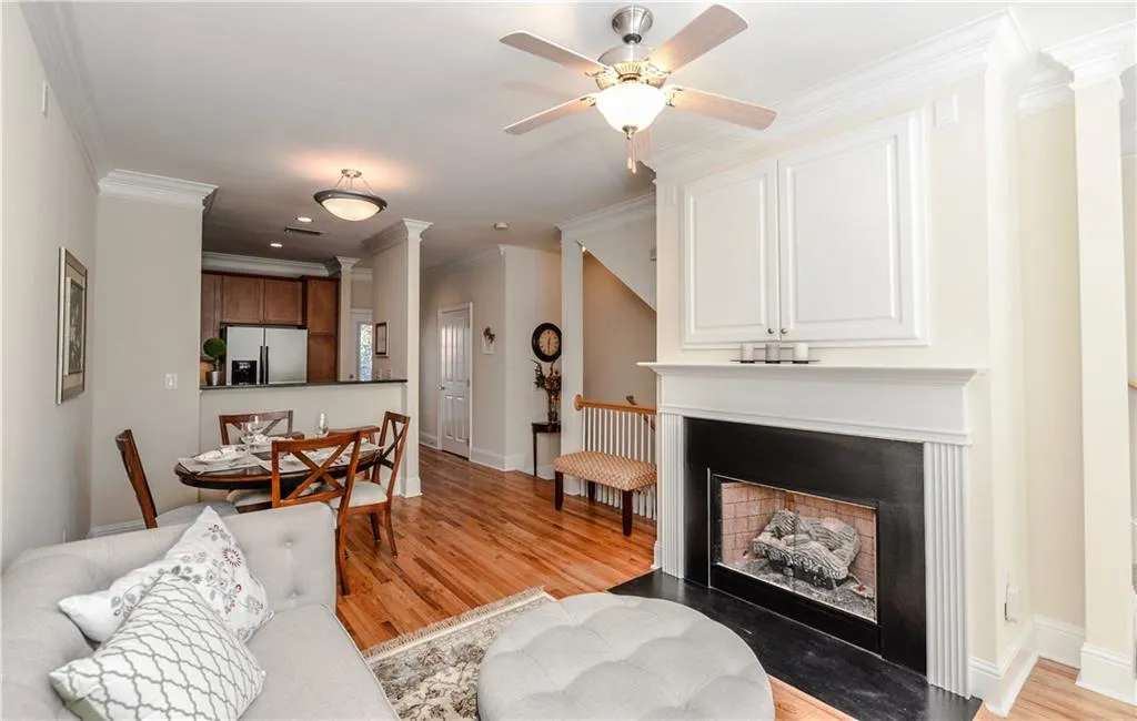 1144 Glenridge Place Unit 1007, Atlanta, Georgia 30342, 2 Bedrooms Bedrooms, ,1 BathroomBathrooms,Residential,Sold,1144 Glenridge Place Unit 1007,5747774