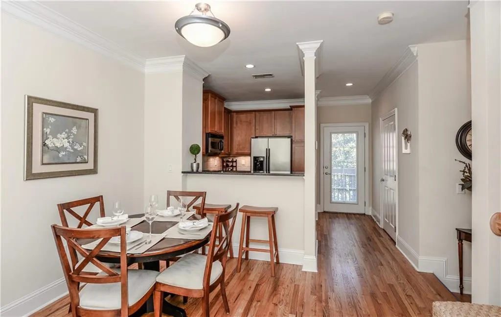 1144 Glenridge Place Unit 1007, Atlanta, Georgia 30342, 2 Bedrooms Bedrooms, ,1 BathroomBathrooms,Residential,Sold,1144 Glenridge Place Unit 1007,5747774