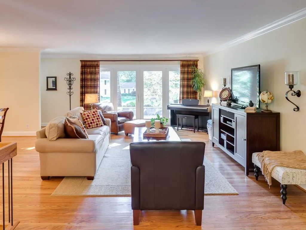 6625 Williamson Drive, Sandy Springs, Georgia 30328, 4 Bedrooms Bedrooms, ,3 BathroomsBathrooms,Residential,Sold,6625 Williamson Drive,5886540