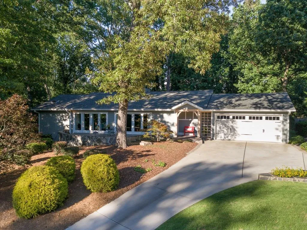 6625 Williamson Drive, Sandy Springs, Georgia 30328, 4 Bedrooms Bedrooms, ,3 BathroomsBathrooms,Residential,Sold,6625 Williamson Drive,5886540