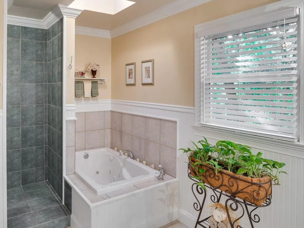 6625 Williamson Drive, Sandy Springs, Georgia 30328, 4 Bedrooms Bedrooms, ,3 BathroomsBathrooms,Residential,Sold,6625 Williamson Drive,5886540