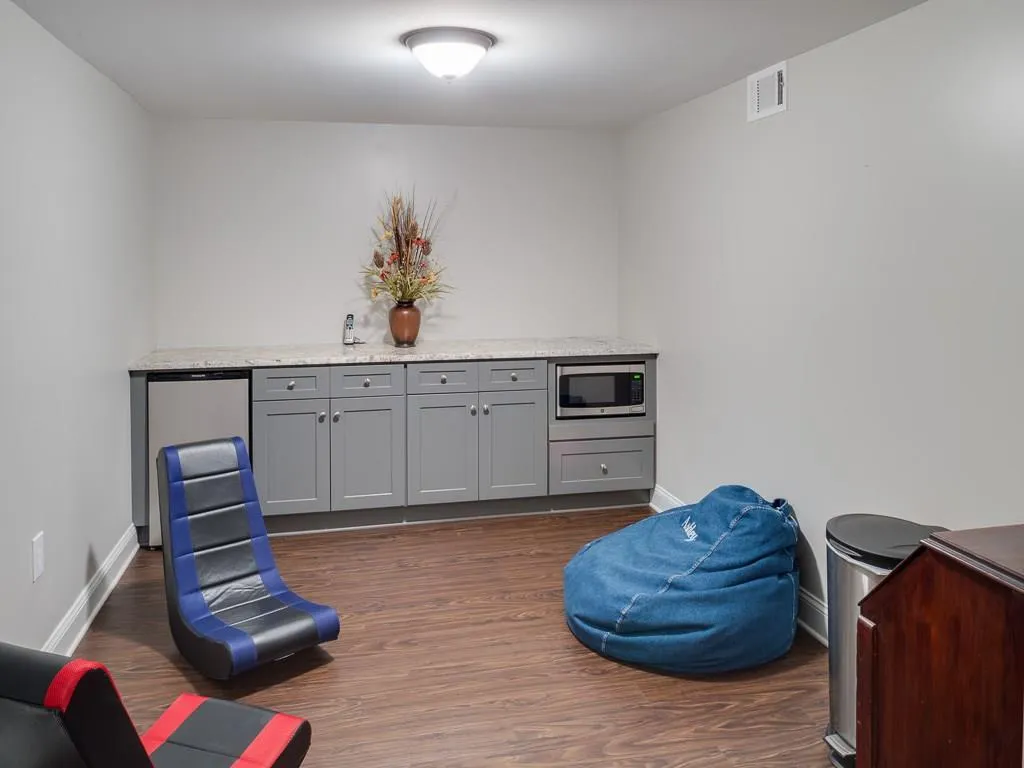 6625 Williamson Drive, Sandy Springs, Georgia 30328, 4 Bedrooms Bedrooms, ,3 BathroomsBathrooms,Residential,Sold,6625 Williamson Drive,5886540