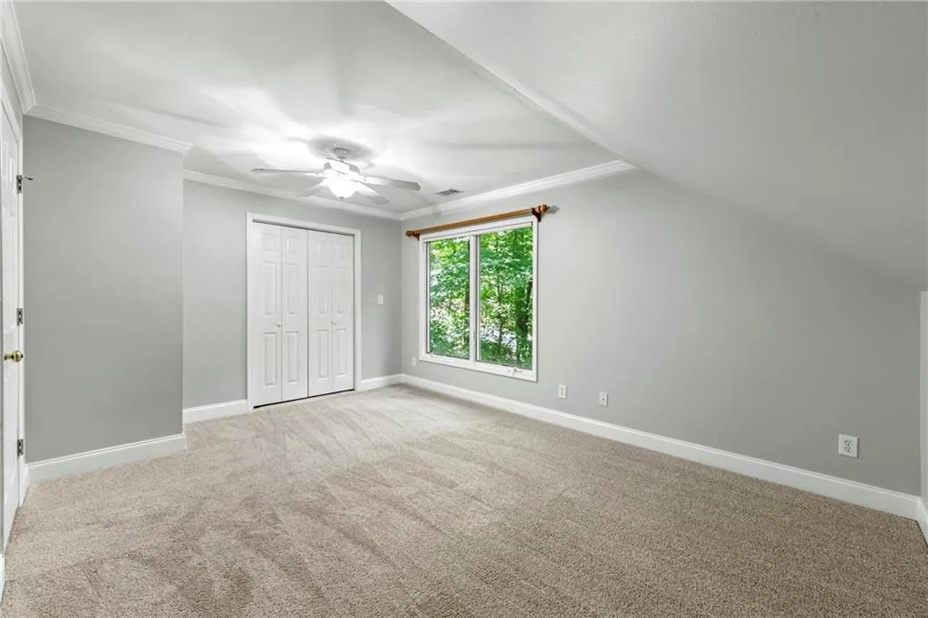 Upstairs secondary bedroom