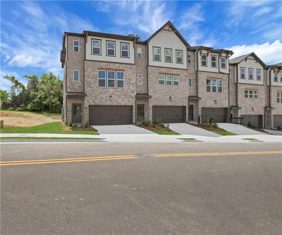 386 Sunset Hollow Street, Sugar Hill, Georgia 30518