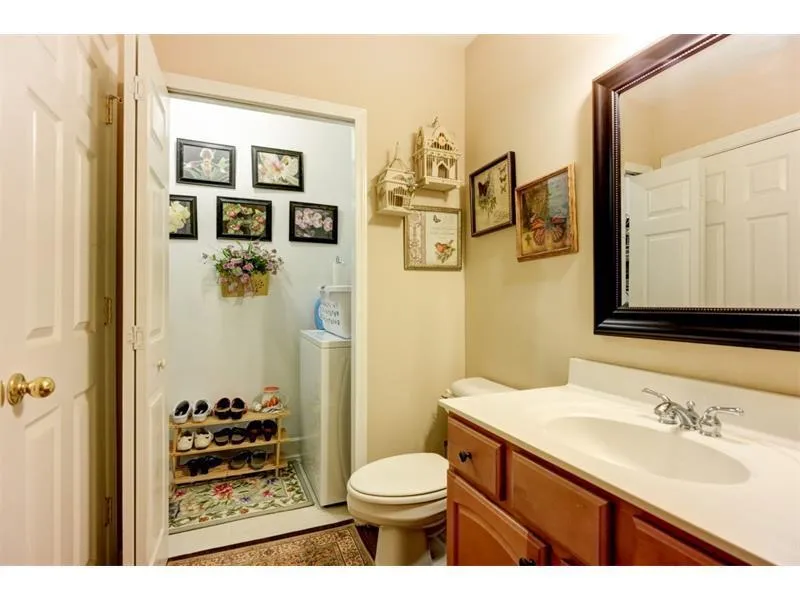 7500 Roswell Road Unit 102, Sandy Springs, Georgia 30350, 3 Bedrooms Bedrooms, ,2 BathroomsBathrooms,Residential,Sold,7500 Roswell Road Unit 102,5904617