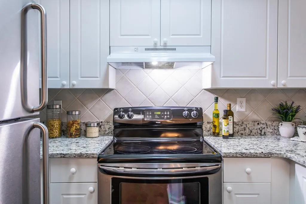 5559 Glenridge Drive Unit 1404, Sandy Springs, Georgia 30342, 1 Bedroom Bedrooms, ,1 BathroomBathrooms,Residential,Sold,5559 Glenridge Drive Unit 1404,7052401