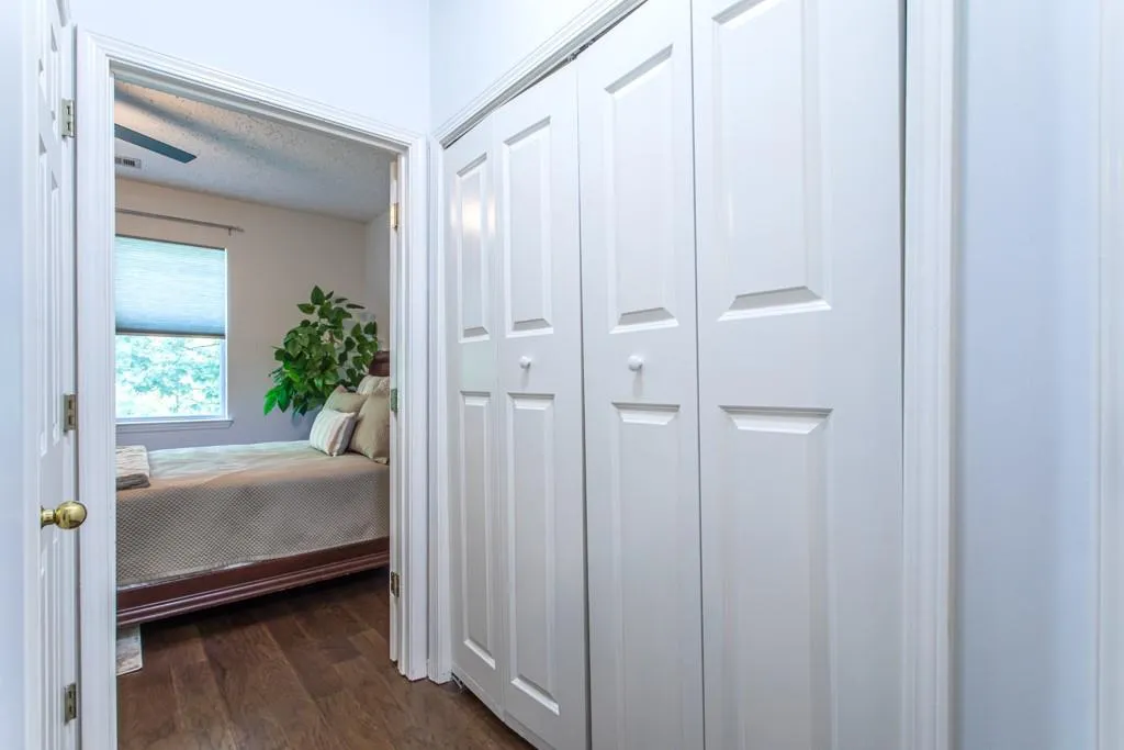 5559 Glenridge Drive Unit 1404, Sandy Springs, Georgia 30342, 1 Bedroom Bedrooms, ,1 BathroomBathrooms,Residential,Sold,5559 Glenridge Drive Unit 1404,7052401