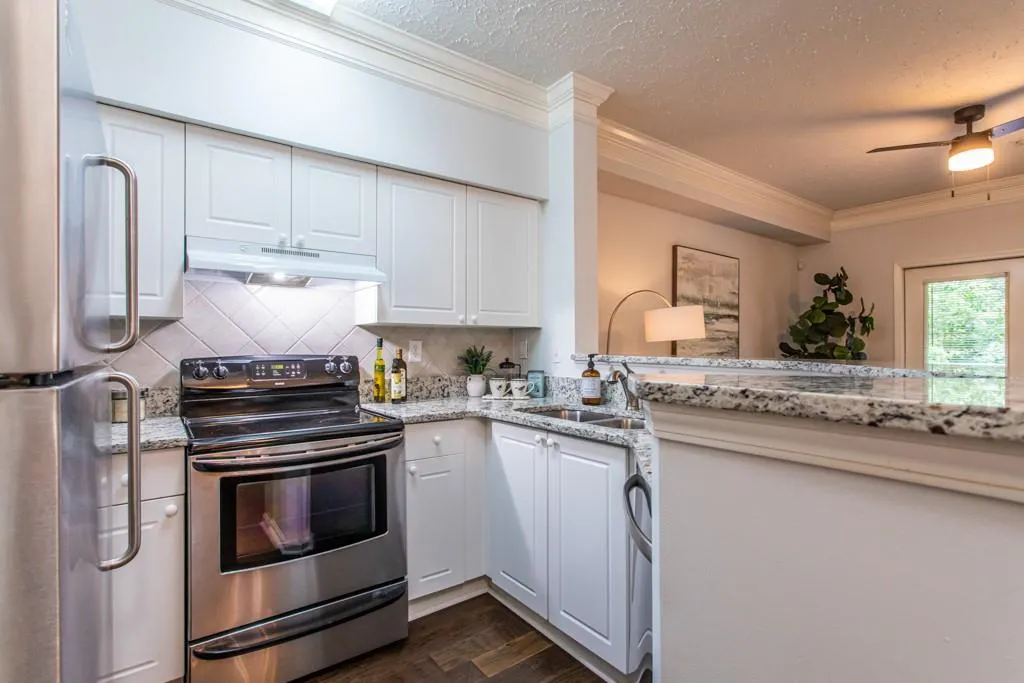 5559 Glenridge Drive Unit 1404, Sandy Springs, Georgia 30342, 1 Bedroom Bedrooms, ,1 BathroomBathrooms,Residential,Sold,5559 Glenridge Drive Unit 1404,7052401