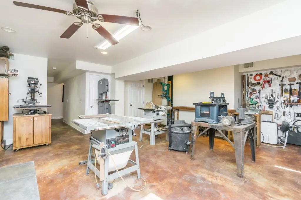 7185 Brandon Mill Road, Sandy Springs, Georgia 30328, 4 Bedrooms Bedrooms, ,4 BathroomsBathrooms,Residential,Sold,7185 Brandon Mill Road,5952383