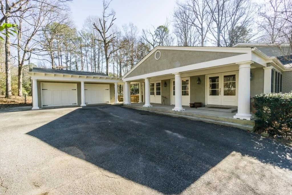 7185 Brandon Mill Road, Sandy Springs, Georgia 30328, 4 Bedrooms Bedrooms, ,4 BathroomsBathrooms,Residential,Sold,7185 Brandon Mill Road,5952383