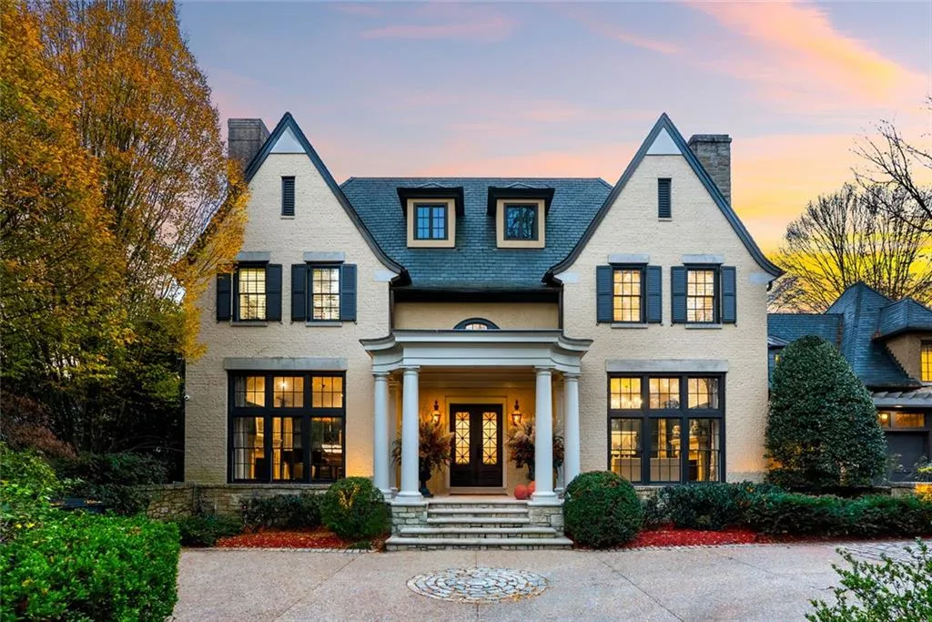 675 W Paces Ferry Road Nw Unit 13, Atlanta, Georgia 30327, 5 Bedrooms Bedrooms, ,5 BathroomsBathrooms,Residential,For Sale,675 W Paces Ferry Road Nw Unit 13,7686980