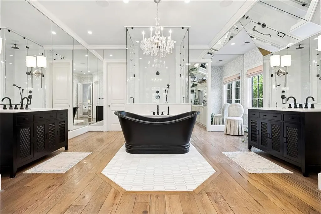 675 W Paces Ferry Road Nw Unit 13, Atlanta, Georgia 30327, 5 Bedrooms Bedrooms, 0 ,5 BathroomsBathrooms,Residential,For Sale,675 W Paces Ferry Road Nw Unit 13,7686980