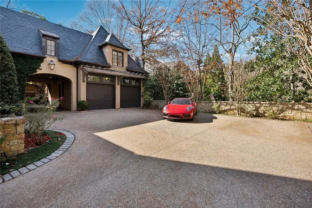 675 W Paces Ferry Road Nw Unit 13, Atlanta, Georgia 30327, 5 Bedrooms Bedrooms, 0 ,5 BathroomsBathrooms,Residential,For Sale,675 W Paces Ferry Road Nw Unit 13,7686980